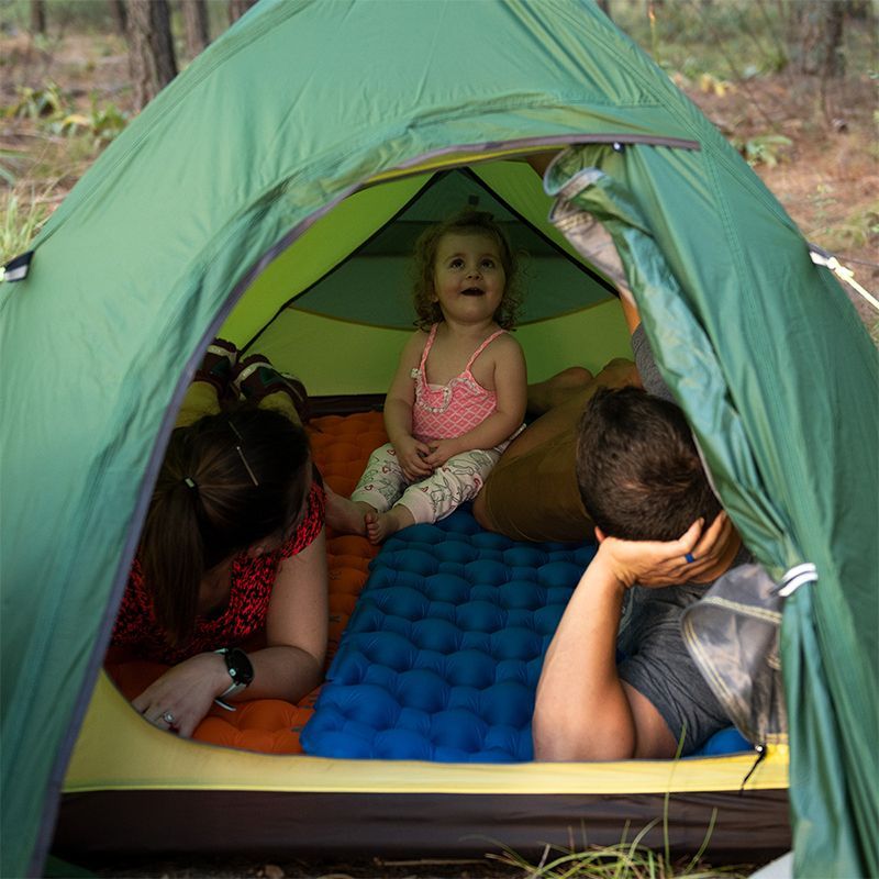 [ELIMINADO] Naturehike FC-10 Aislante Inflable 6.5 cm Valor R:1,5