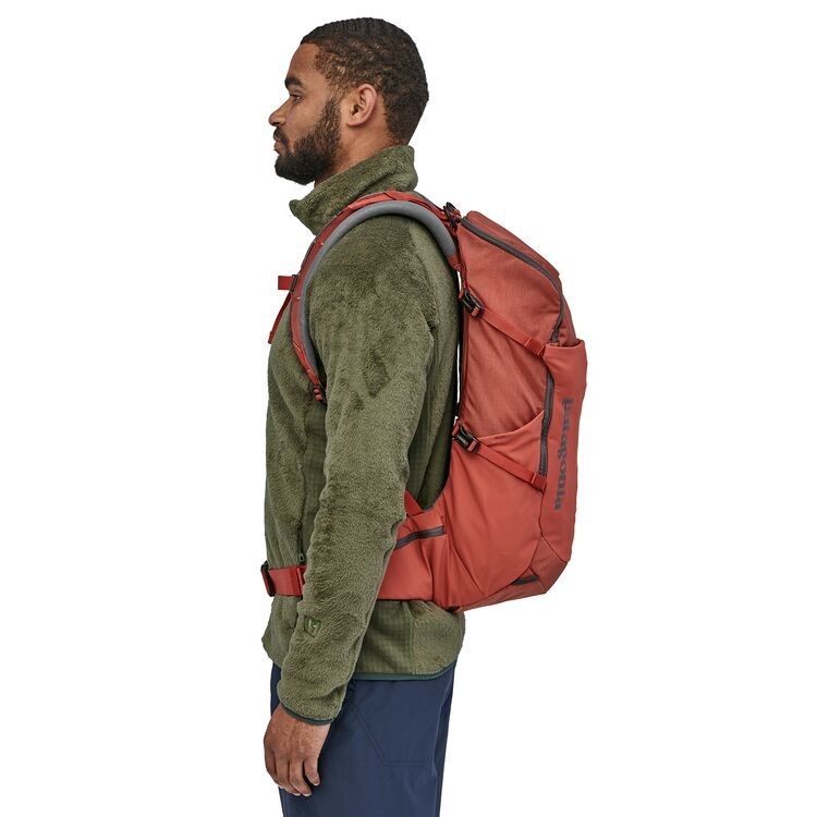 Patagonia Nine Trails Pack 28L Naka Outdoors Tienda de escalada