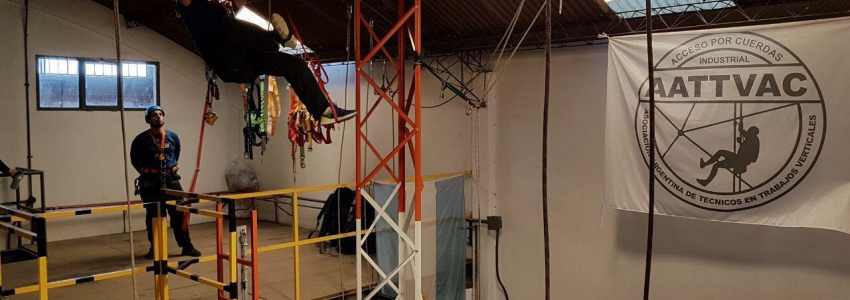 CURSO PARA TÉCNICO EN TRABAJOS VERTICALES Y ACCESO POR CUERDAS - NIVEL 1 AATTVAC